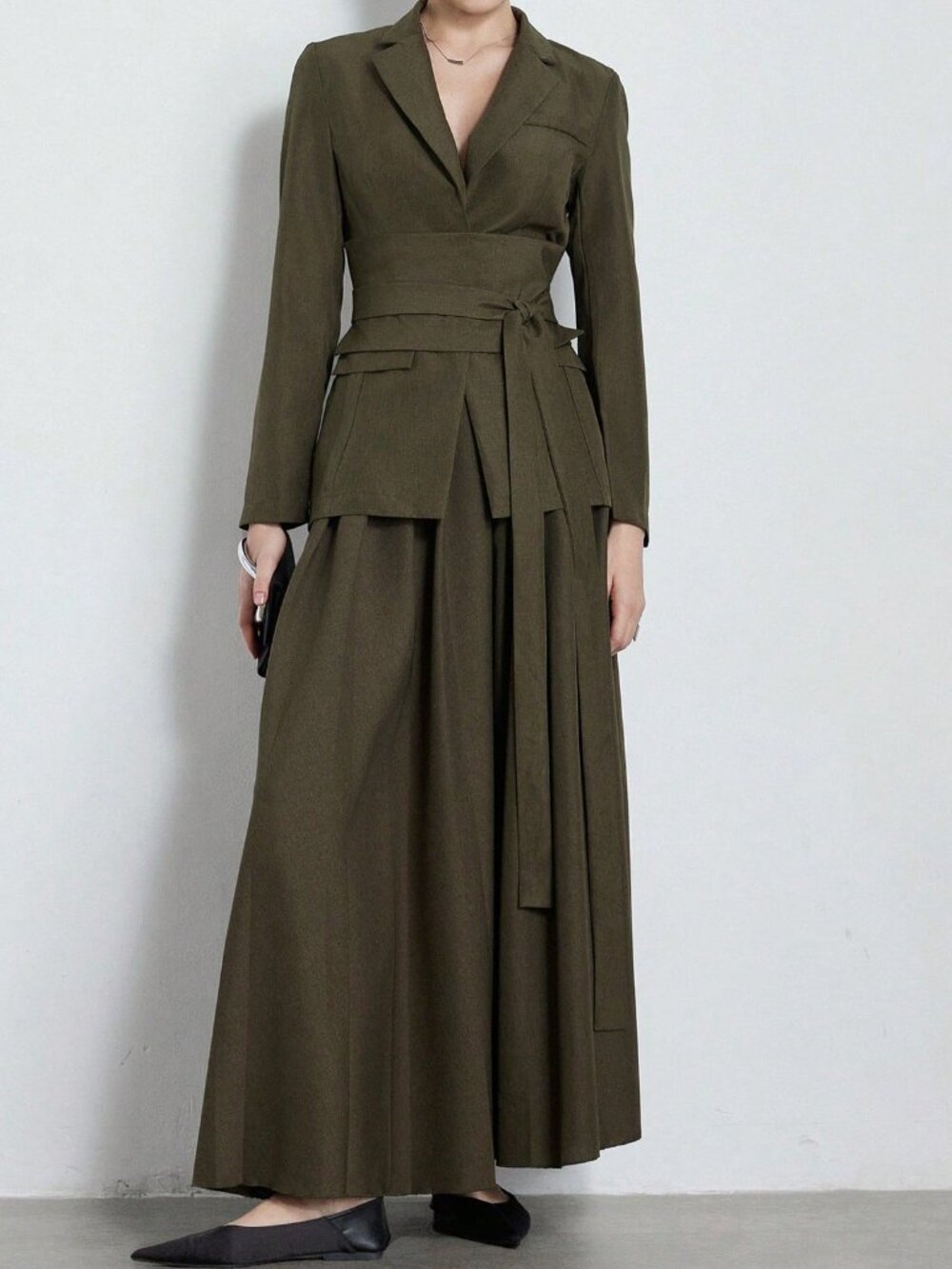 Green Elegant Women's Notched Collar Long Sleeve Blazer & Skirt Set - Picture 6 of 7